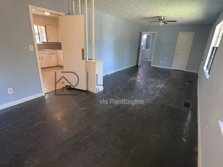 1339 Maria Dr — Photo 3
