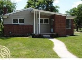 8951 Oak Park Blvd, Oak Park, MI 48237