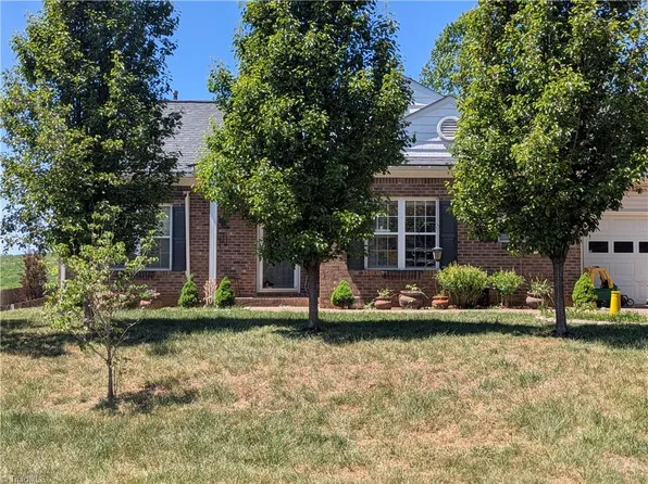 104 Water Mill Rd, Kernersville, NC 27284