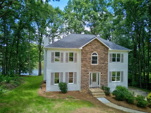 511 Lakeside Dr, Hiram, GA 30141
