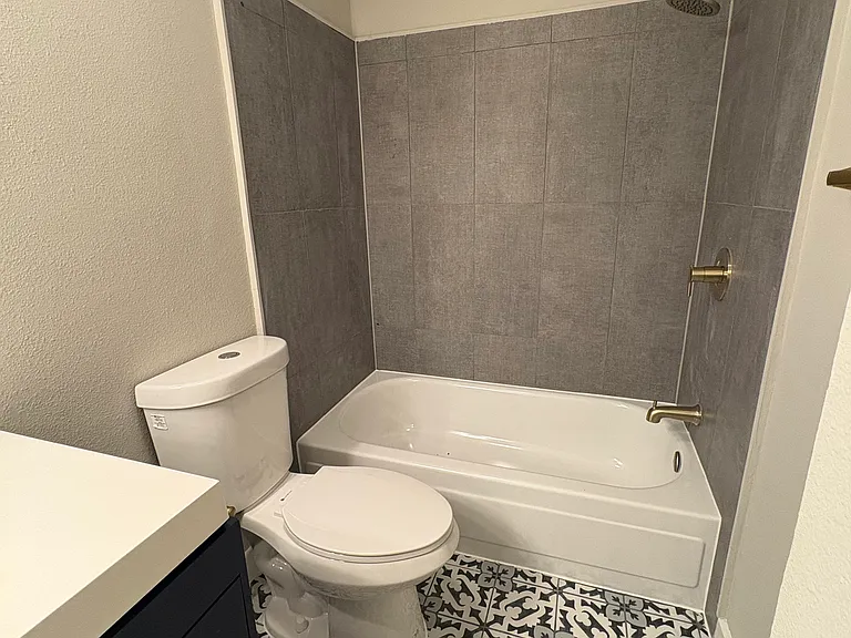 206 Rolling Hills Pl — Photo 15
