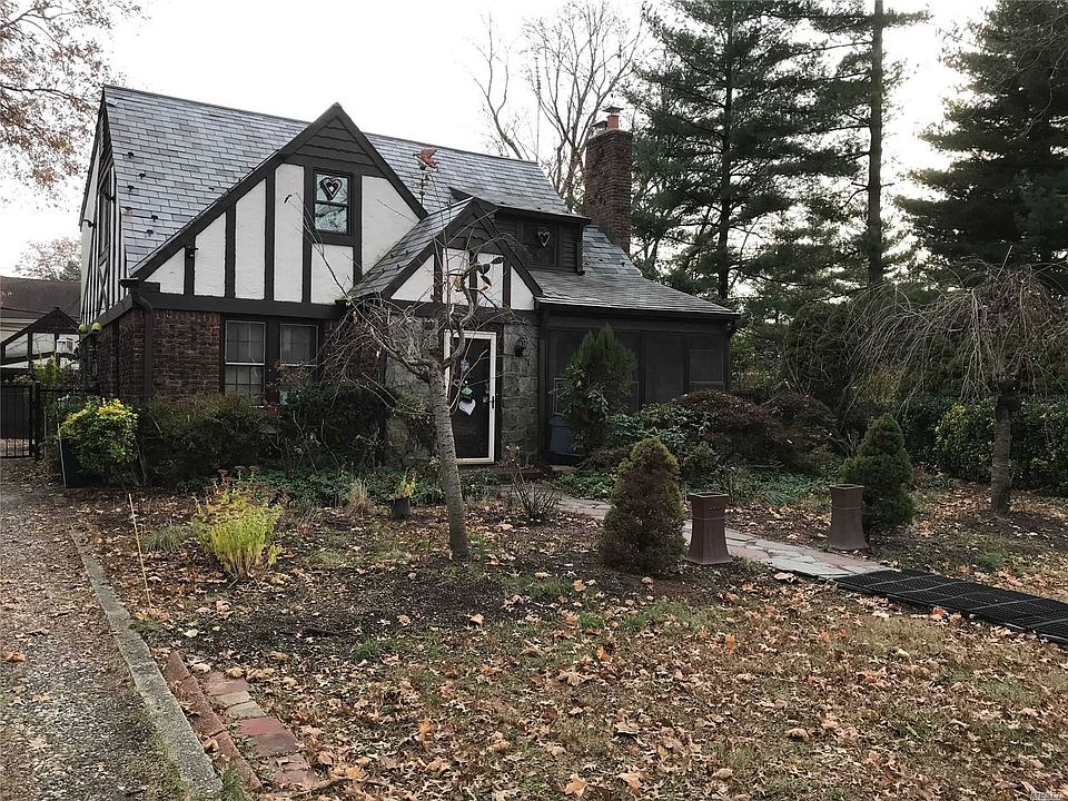 2nd image of 90 Meadow St