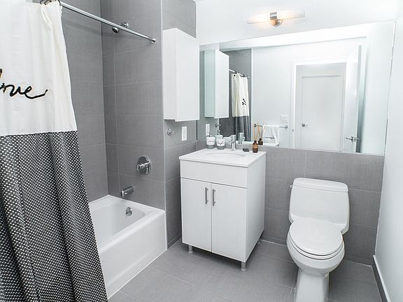 5th image of 1139 49th Ave APT 413