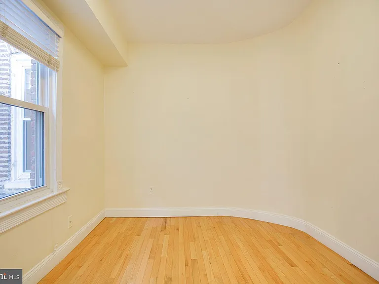 1915 11th St NW #1 — Photo 14