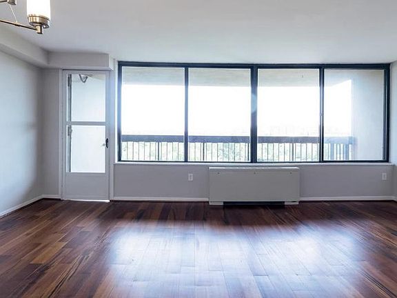 4th image of 3705 S George Mason Dr APT 1010S