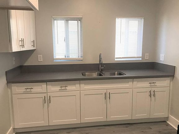 4th image of 1332 Stanley Ave #1332
