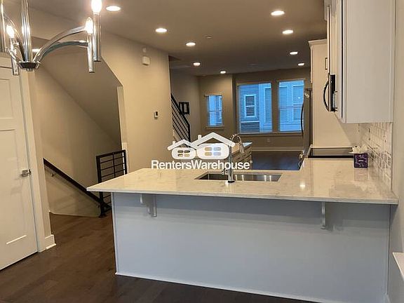 3rd image of 1319 Millpark Ln