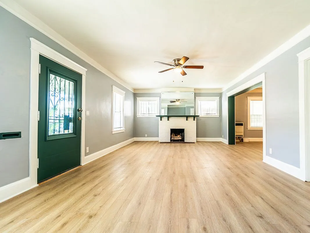 2 bed, 1.0 bath, 1568 sqft, $2,900 — Photo 4