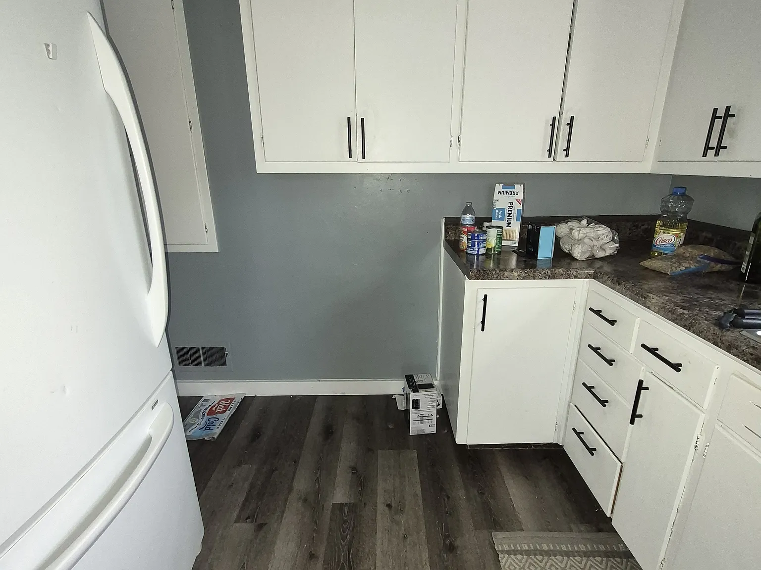 3 bed, 1.5 bath, 1200 sqft, $1,500 — Photo 2
