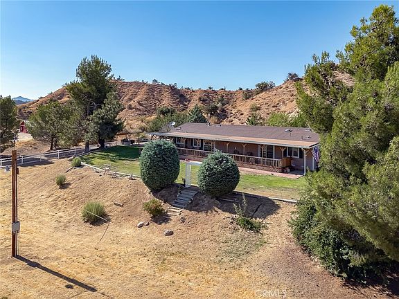 2nd image of 1087 Lockwood Valley Rd