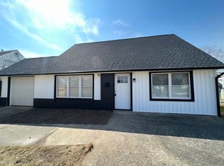 55 Ironwood Rd, Levittown, PA 19057