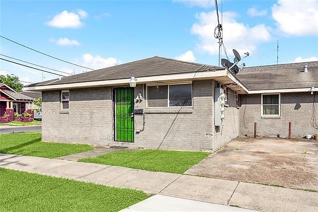 1st image of 3237 Leonidas St