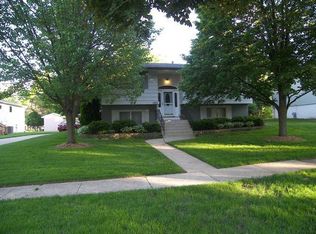 1303 Syracuse Ln, Schaumburg, IL 60193