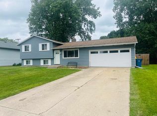 2901 Lexington Blvd, Mishawaka, IN 46544