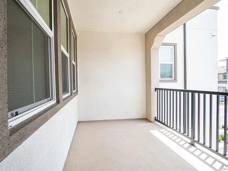 516 Avienda Ctr #106 — Photo 18