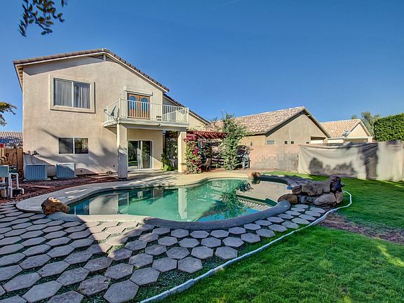 4th image of 683 N TIAGO Drive