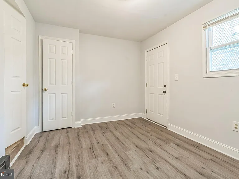 1608 W St SE — Photo 10