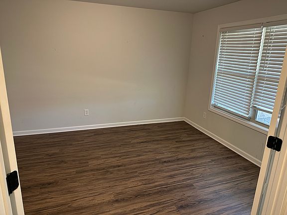 5th image of 212 Hydra Cir