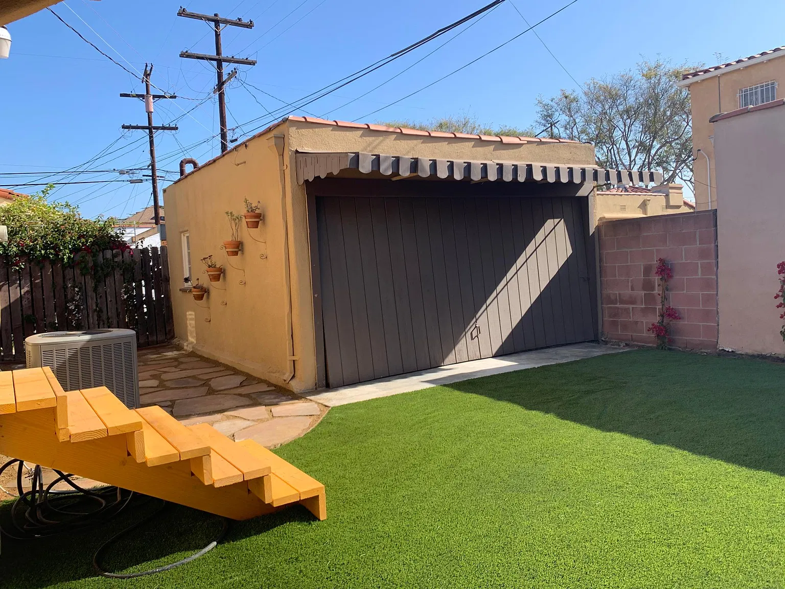 4222 S Bronson Ave — Photo 4