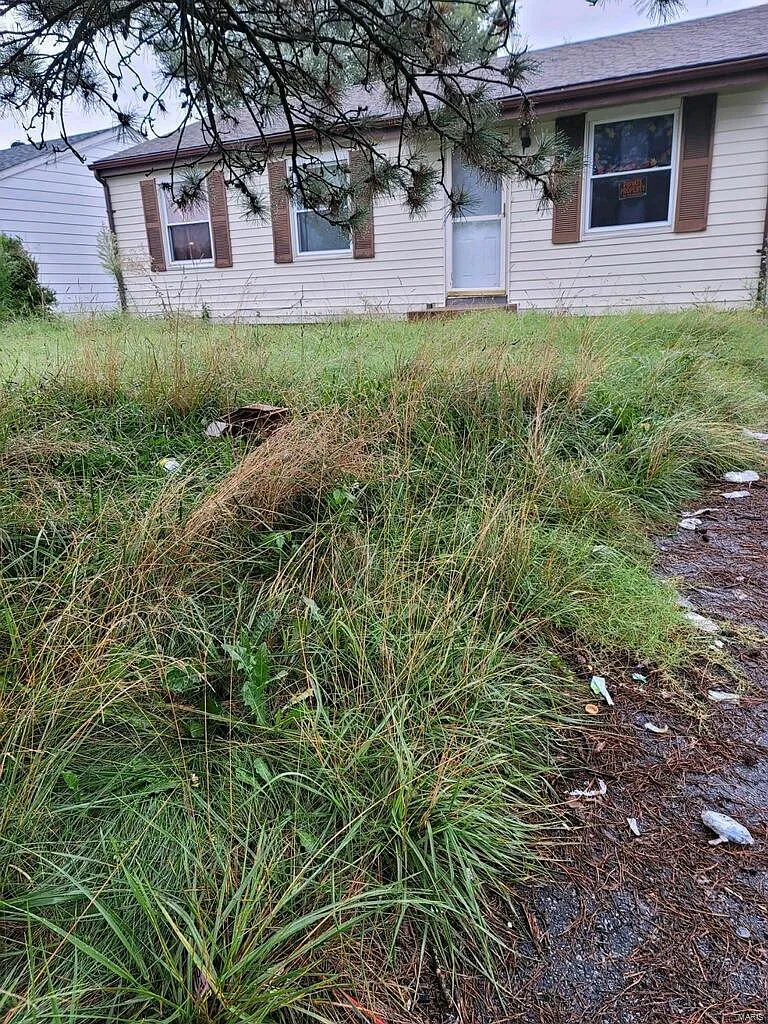 1515 Andrews Dr photo 1