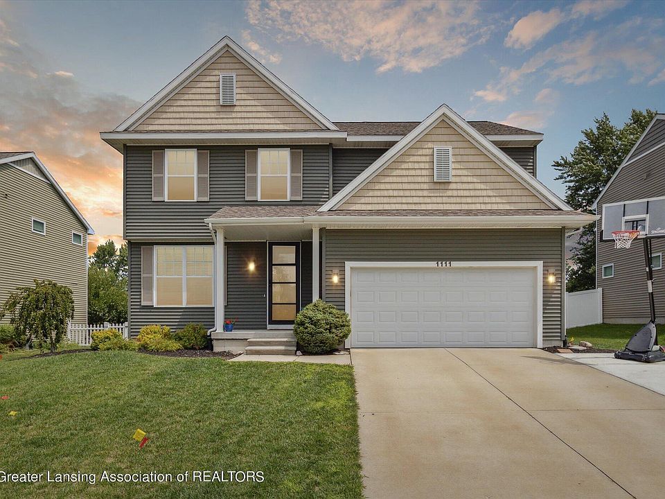 1st image of 1111 Oakwood Dr