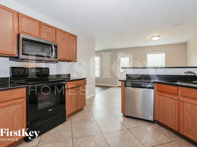 4545 Waterford Dr — Photo 7