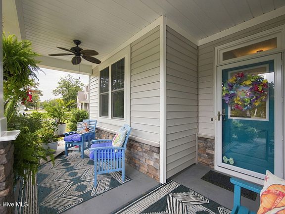3rd image of 604 Sanctuary Point SW