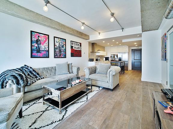 2nd image of 1155 N La Cienega Blvd APT 1007