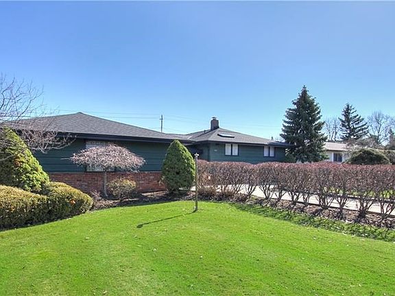 4th image of 2773 Shakercrest Blvd