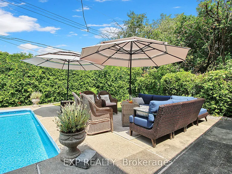 895 Dresden Cres — Photo 42