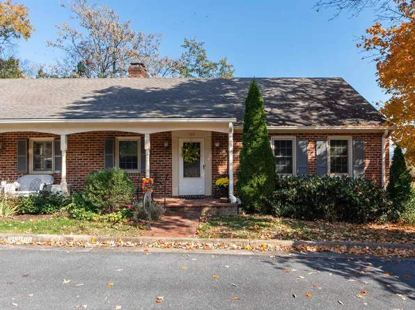 109 Waverley Grn, Staunton, VA 24401