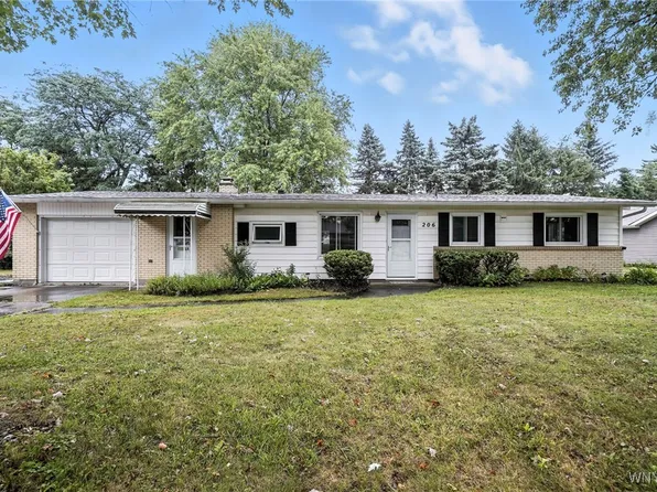 206 Berkley Rd, Williamsville, NY 14221