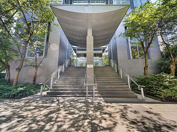 2nd image of 1200 Georgia St W #2202