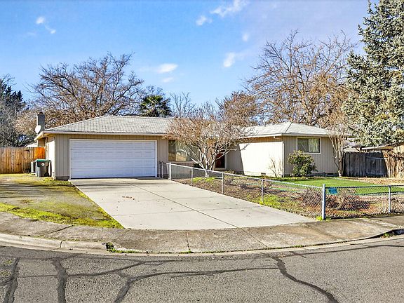 2nd image of 4055 Crestwood Cir