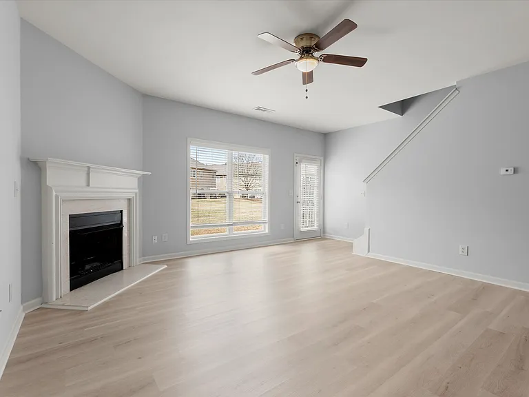 1947 Lakeshore Overlook Cir NW — Photo 9