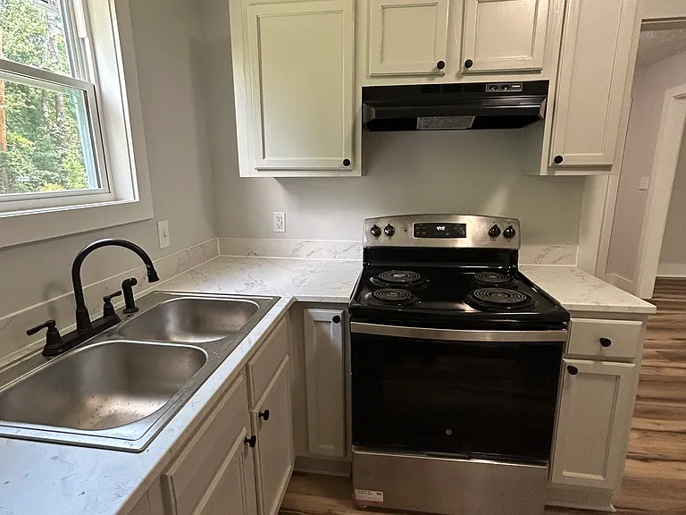 522 Woodbury Rd — Photo 7