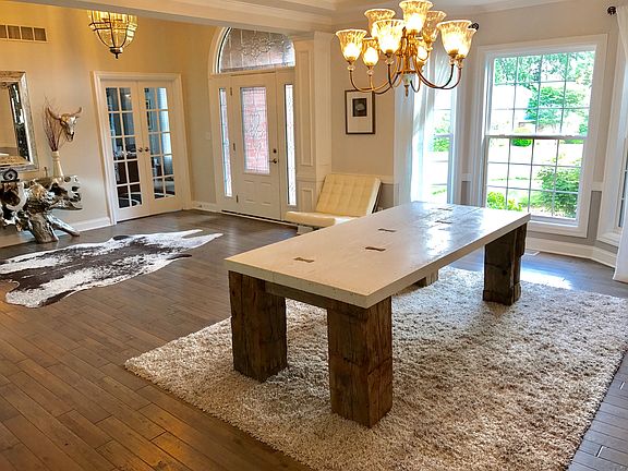 Dining room/front door