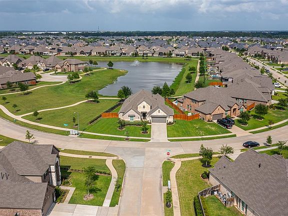 3rd image of 15434 Wildpoint Drive