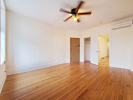 2nd image of 676 Lincoln Pl APT 4