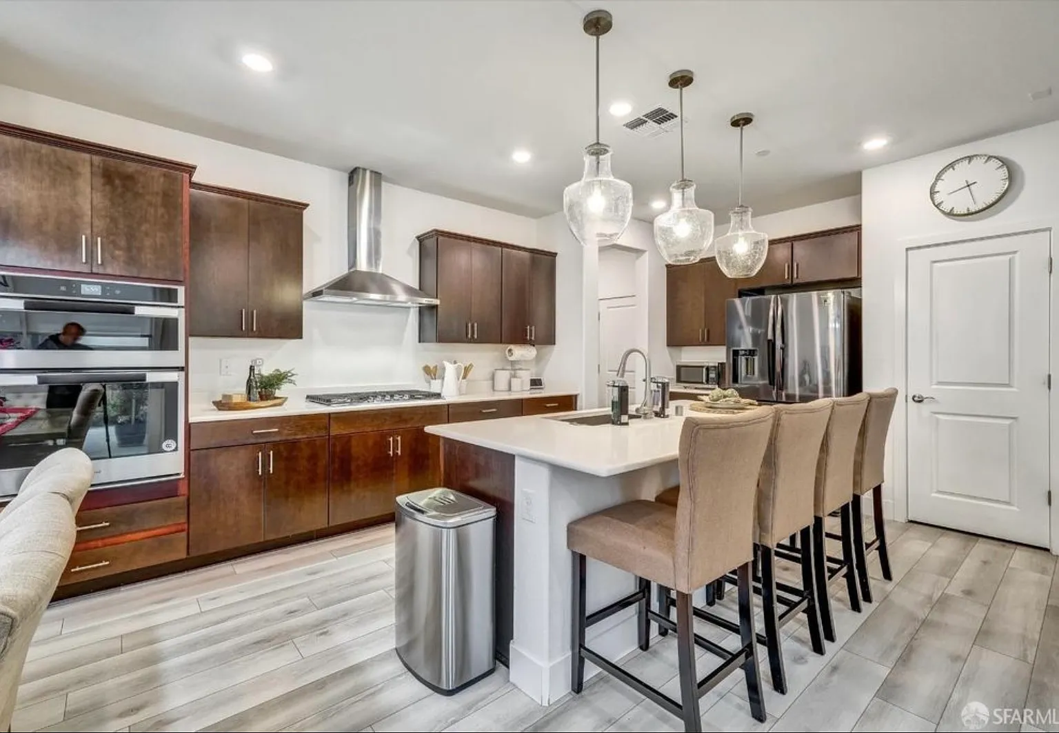 5 bed, 3.5 bath, 2982 sqft, $4,200 — Photo 4