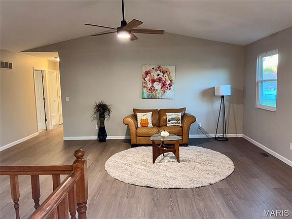 4th image of 447 Briarwood Ln