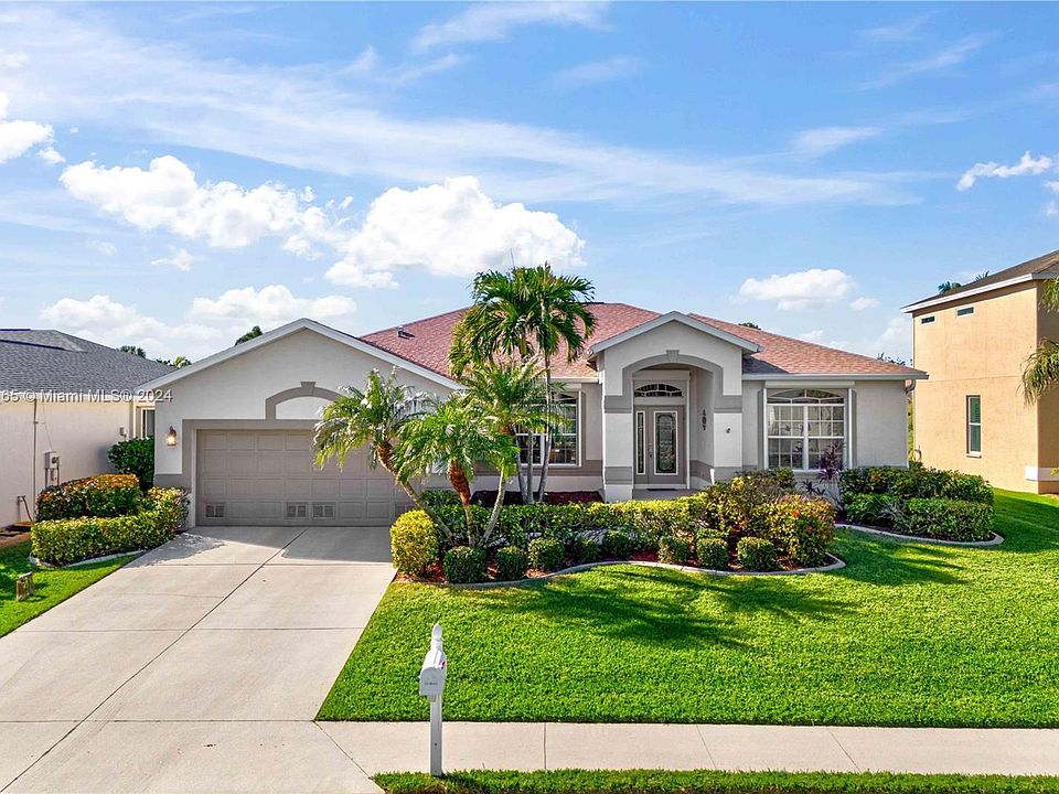 1st image of 16624 Wellington Lakes Cir