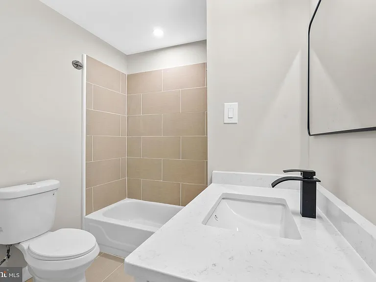 1908 N Croskey St — Photo 13