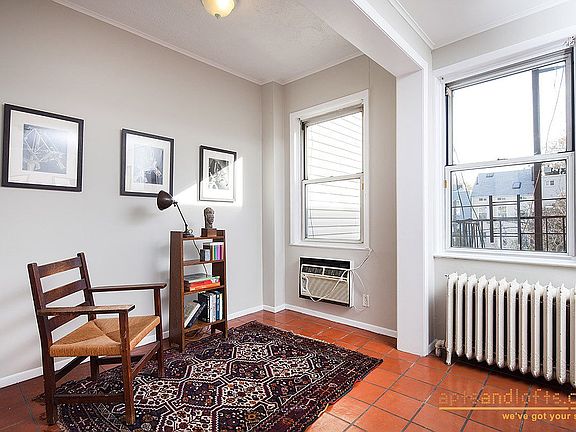 3rd image of 128 Ainslie St #Townhouse