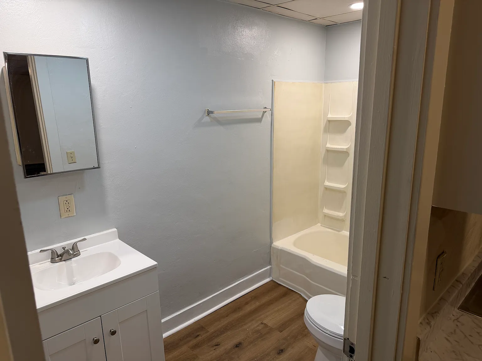 2 bed, 900 sqft, $850 — Photo 3