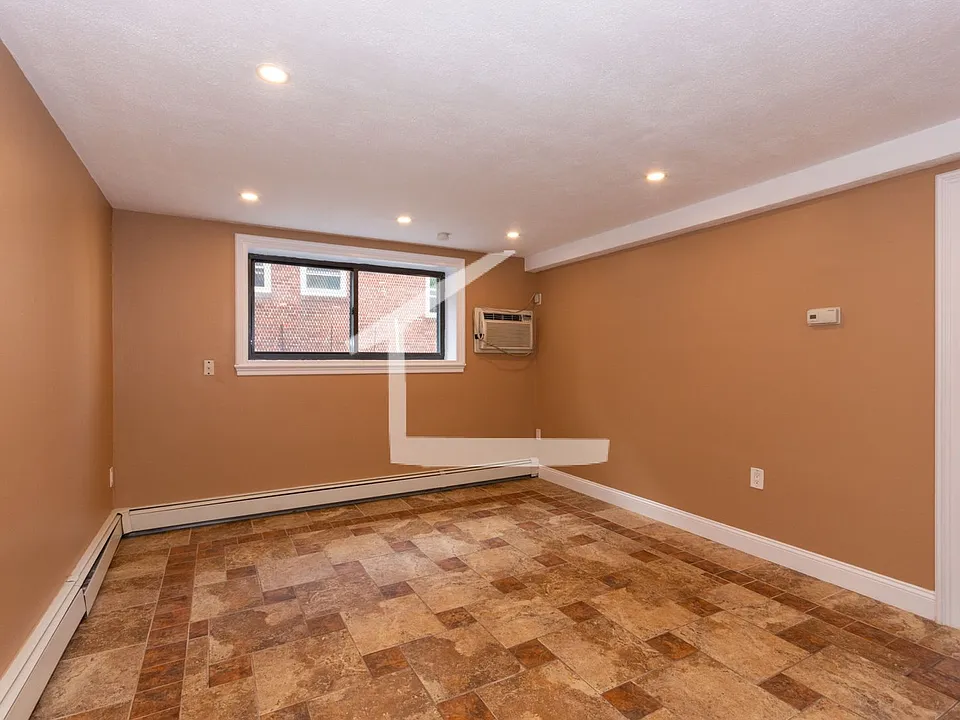 45 Gardner St #22