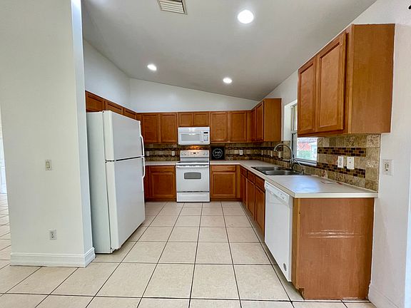 3rd image of 4002 14th St W