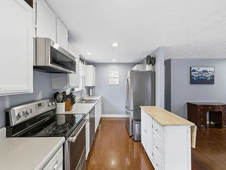 3130 Cockney St — Photo 6