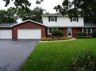 2222 Borg Rd, Delavan, WI 53115