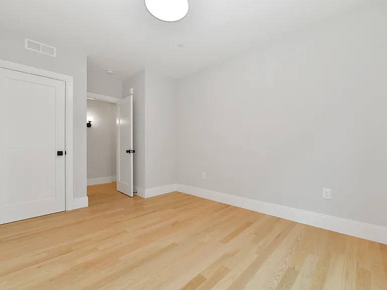 518 Sumner St #3B — Photo 14